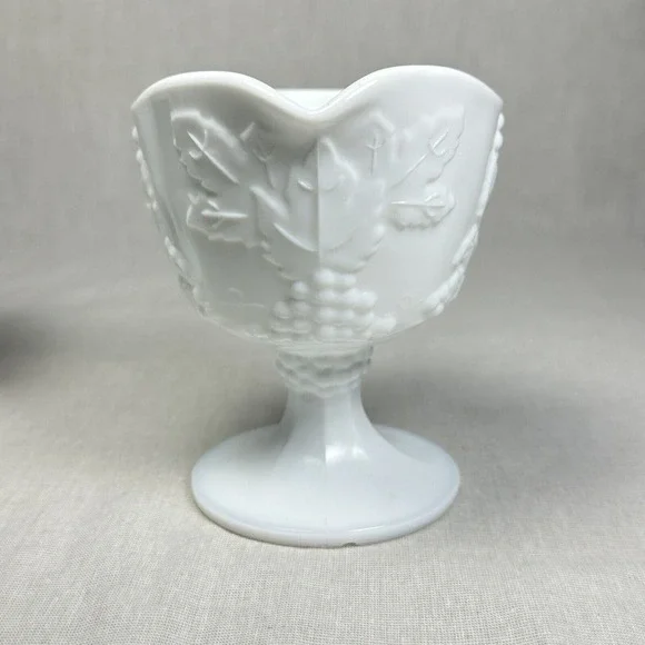 VTG Indiana Milk Glass Colony Harvest Grapes Cream and Sugar Set Mint Condition - Picture 5 of 6